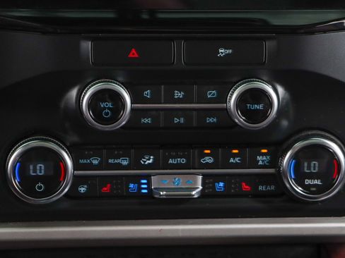 Used 2022 Ford Expedition Limited image 21