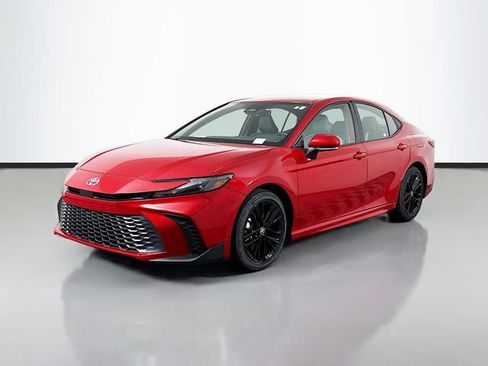 Used 2025 Toyota Camry SE w/ Convenience Package FWD image 3