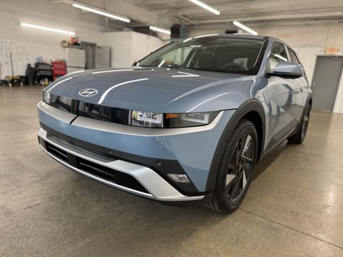 New 2025 Hyundai Ioniq 5 SE image 20