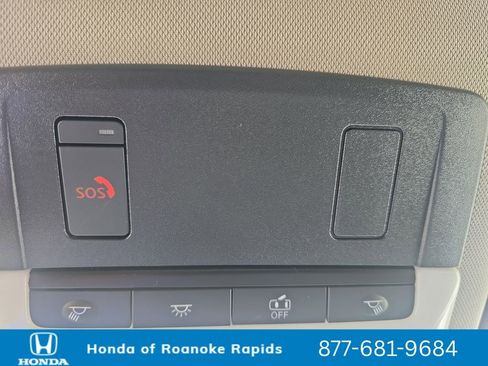 Used 2024 Nissan Rogue SV AWD/4WD image 29