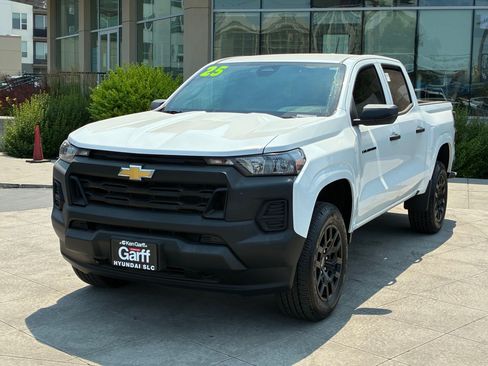 Used 2025 Chevrolet Colorado W/T w/ WT Custom Package AWD/4WD image 10