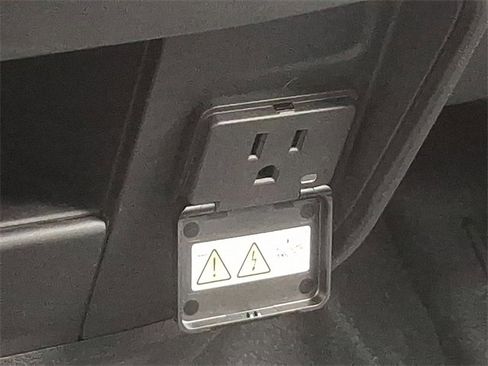 Used 2023 RAM 3500 Tradesman w/ Chrome Appearance Group image 28