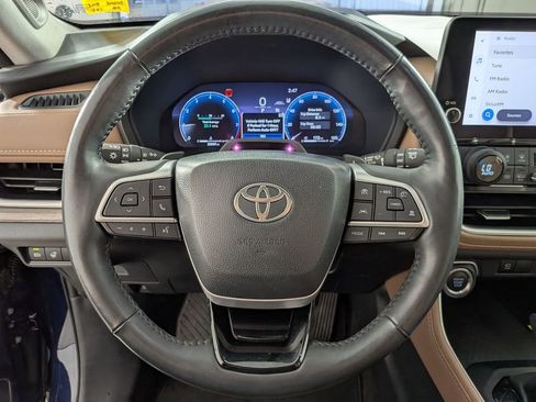 Used 2024 Toyota Grand Highlander AWD image 13