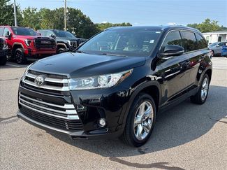 Used 2019 Toyota Highlander Limited FWD video 3