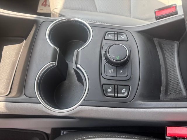Used 2024 GMC Terrain SLT FWD image 23