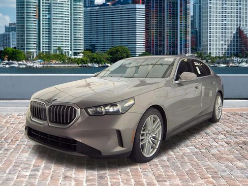 Used 2024 BMW 530i image 16