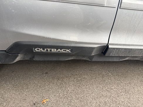 Used 2024 Subaru Outback Premium image 4