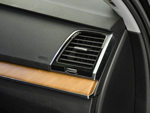 Certified 2025 Volvo XC90 B6 Plus image 18