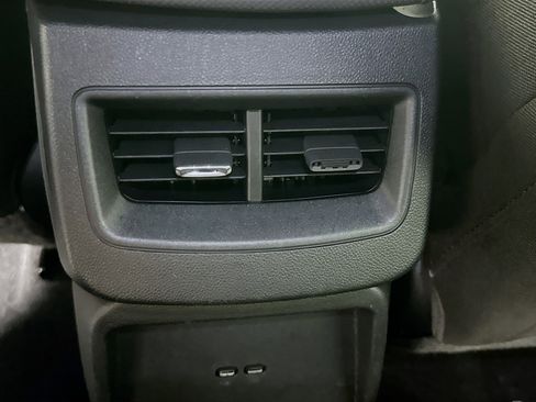 Used 2025 Chevrolet Equinox EV LT w/ Comfort Package image 27