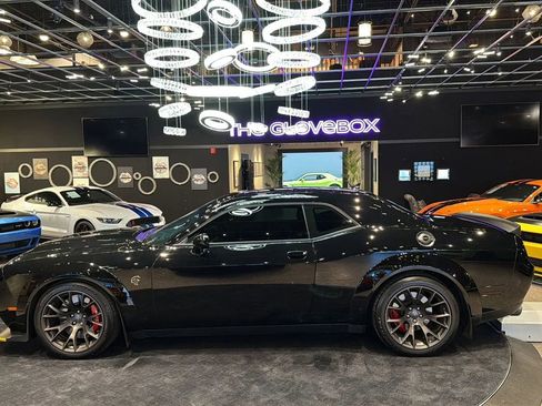 Used 2021 Dodge Challenger SRT Hellcat Redeye RWD image 3