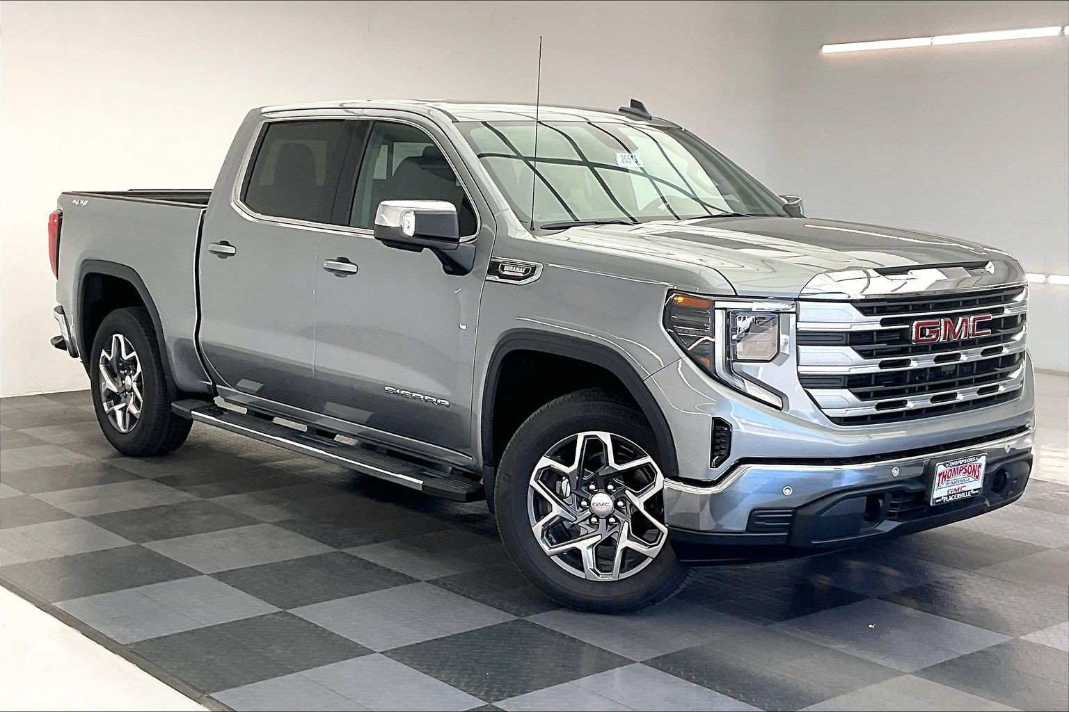 New 2026 GMC Sierra 1500 SLE w/ Preferred Package AWD/4WD image 1
