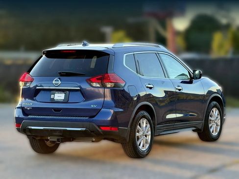 Used 2017 Nissan Rogue SV FWD image 9