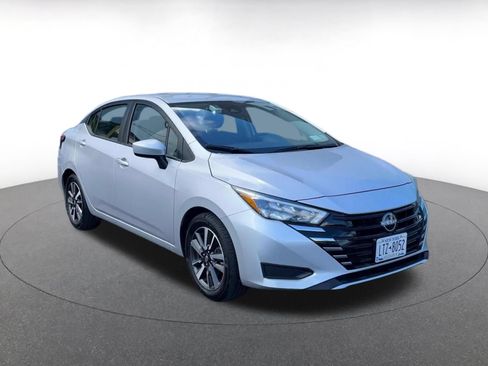 Used 2025 Nissan Versa SV FWD image 3