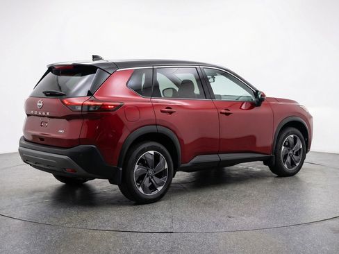 Used 2025 Nissan Rogue SV image 9