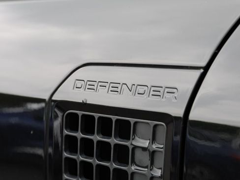 Used 2025 Land Rover Defender 110 S AWD/4WD image 10