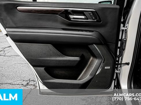 Used 2025 Chevrolet Tahoe Z71 w/ Comfort Package image 56