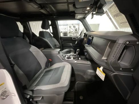 New 2025 Ford Bronco 4-Door AWD/4WD image 28