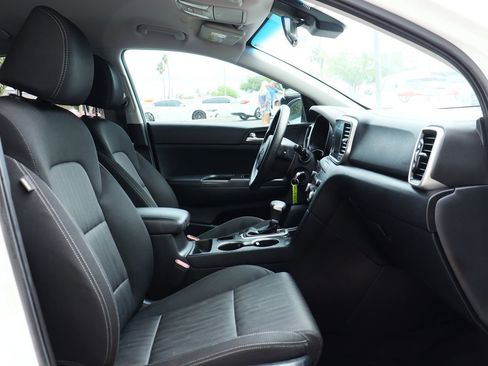 Used 2022 Kia Sportage LX image 34