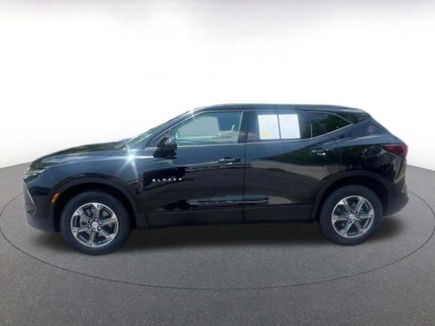 Used 2026 Chevrolet Blazer LT FWD image 8