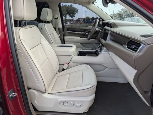 Used 2023 GMC Yukon XL Denali AWD/4WD image 34