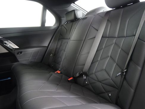 New 2026 BMW 750e xDrive image 16