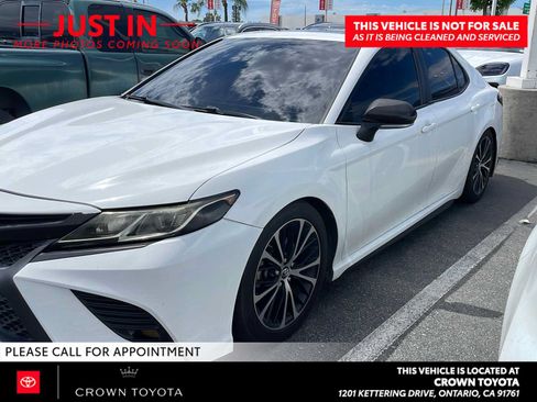 Used 2019 Toyota Camry SE w/ Audio Package FWD image 1