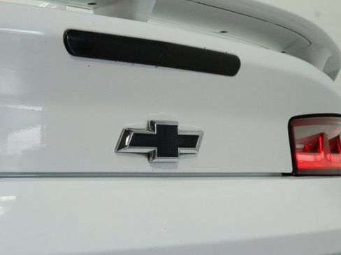Used 2016 Chevrolet Camaro LT RWD image 7