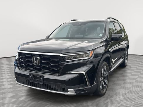 Certified 2023 Honda Pilot Touring image 1