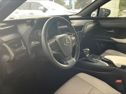Used 2019 Lexus UX 250h w/ Accessory Package 2 AWD/4WD image 17