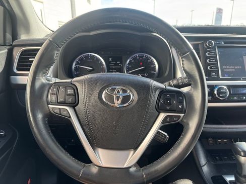 Used 2019 Toyota Highlander Limited image 15