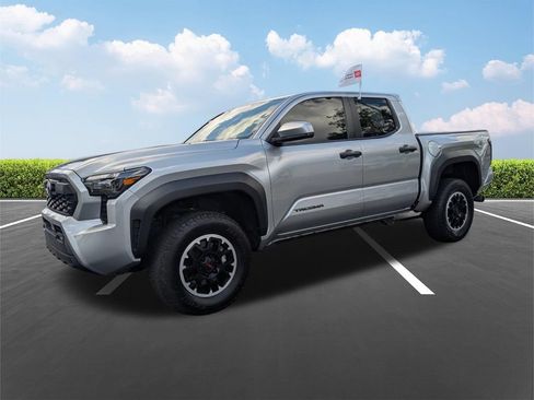 Certified 2024 Toyota Tacoma TRD Off-Road AWD/4WD image 10