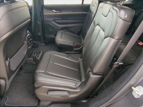New 2025 Jeep Grand Cherokee L Limited image 23
