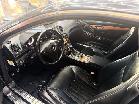 Used 2011 Mercedes-Benz SL 550 image 8