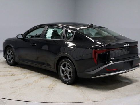 Used 2025 Kia K4 LXS image 9