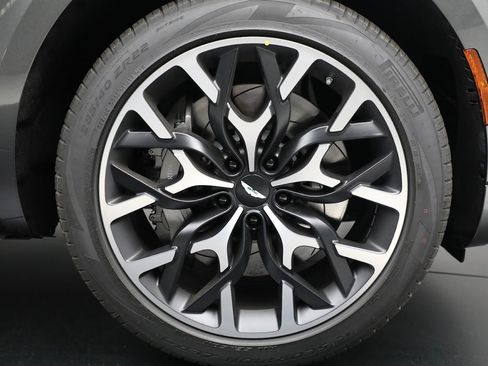 Used 2024 Aston Martin DBX AWD/4WD image 25