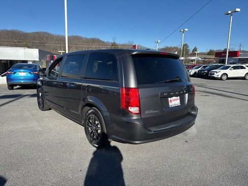 Used 2017 Dodge Grand Caravan SE FWD image 6