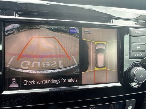 Used 2020 Nissan Rogue SV w/ Sun & Sound Touring Package FWD image 4