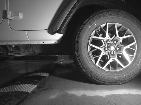 Used 2025 Jeep Wrangler Sahara image 14