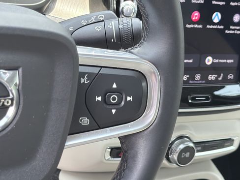 Certified 2025 Volvo XC40 B5 Ultra AWD/4WD image 20