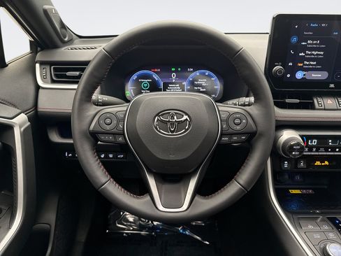 Used 2025 Toyota RAV4 XSE w/ Weather Package AWD/4WD image 12