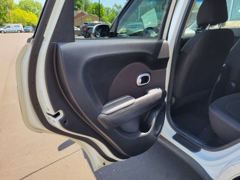 Used 2018 Kia Soul FWD image 21