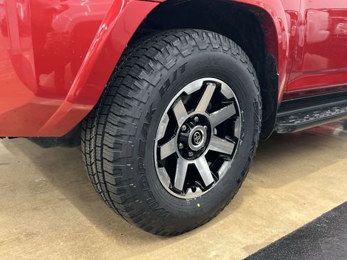 Used 2024 Toyota 4Runner TRD Off-Road image 8