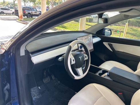 Used 2021 Tesla Model Y Long Range image 6