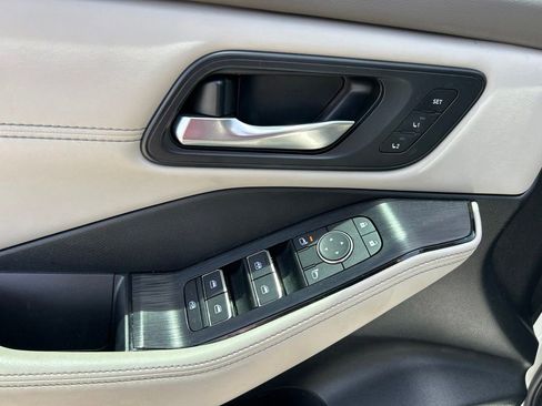 Certified 2024 Nissan Rogue SL w/ SL Premium Package FWD image 14