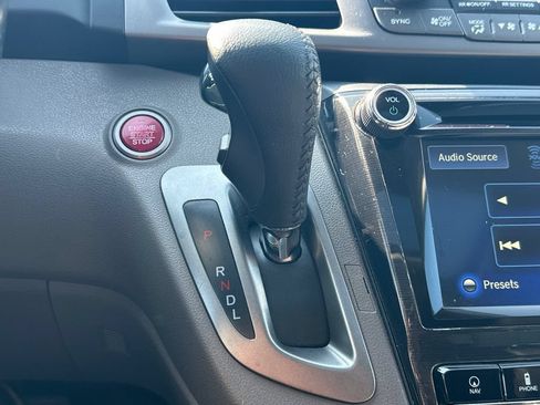 Used 2015 Honda Odyssey Touring image 29