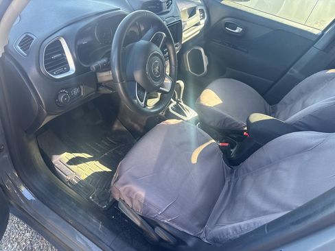 Used 2021 Jeep Renegade Latitude image 8