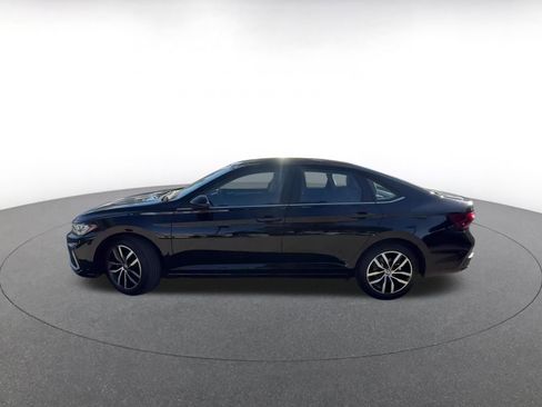 Used 2025 Volkswagen Jetta SE image 9