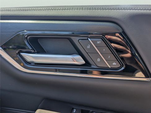 New 2026 GMC Yukon Denali w/ Denali Reserve Package image 17