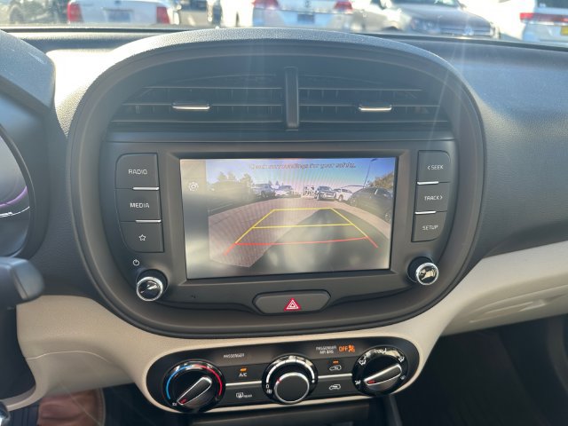 Used 2024 Kia Soul LX FWD image 13