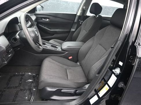 Certified 2025 Honda Accord LX image 17